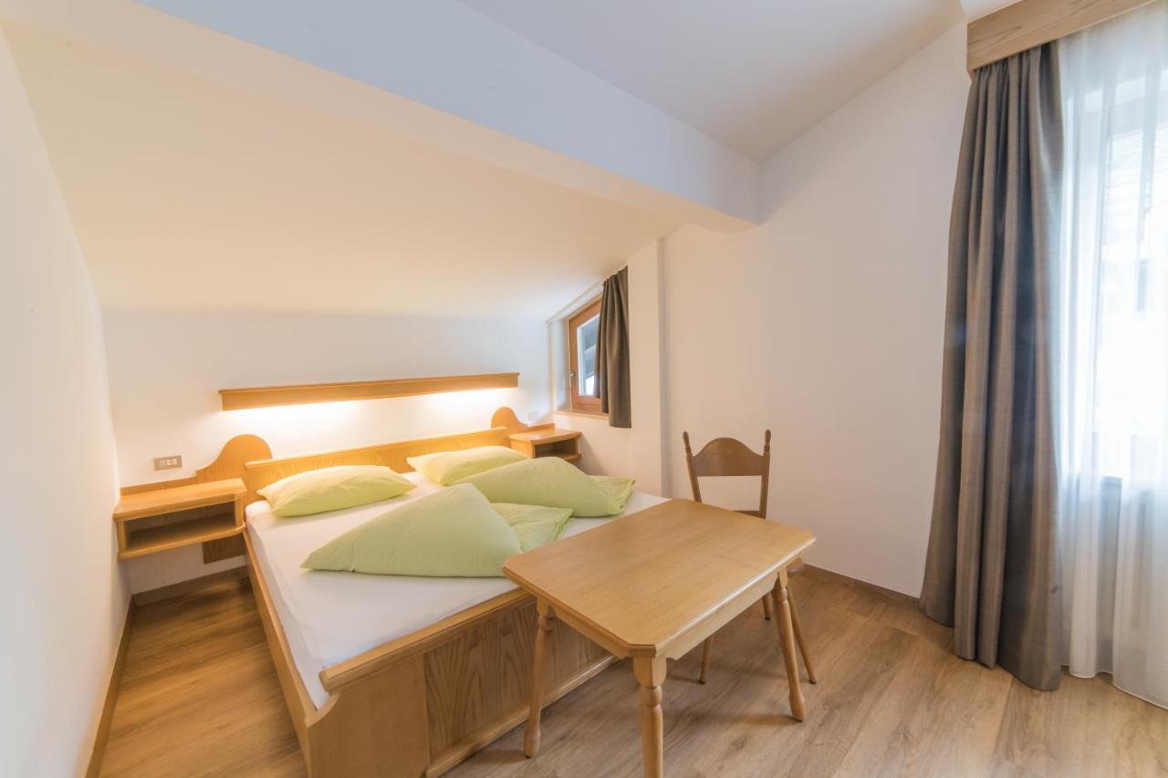 Pension Apartments Pardell 卡斯泰尔贝洛 外观 照片