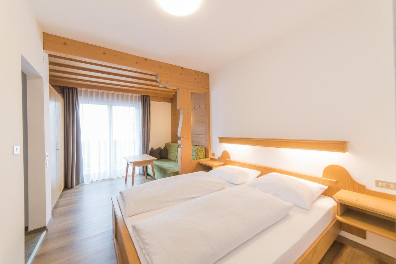 Pension Apartments Pardell 卡斯泰尔贝洛 外观 照片